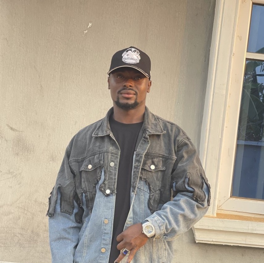 Olamide, 37, Akuré