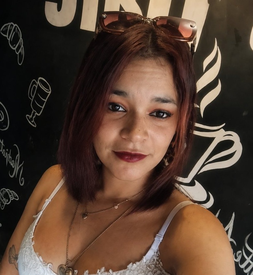 Sara, 25, Moa