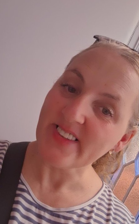 Julita, 50, Ascot