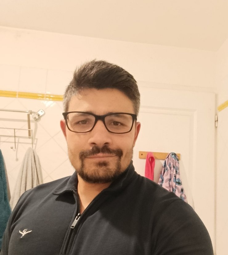 CsarUvaldo, 32, Taiwan