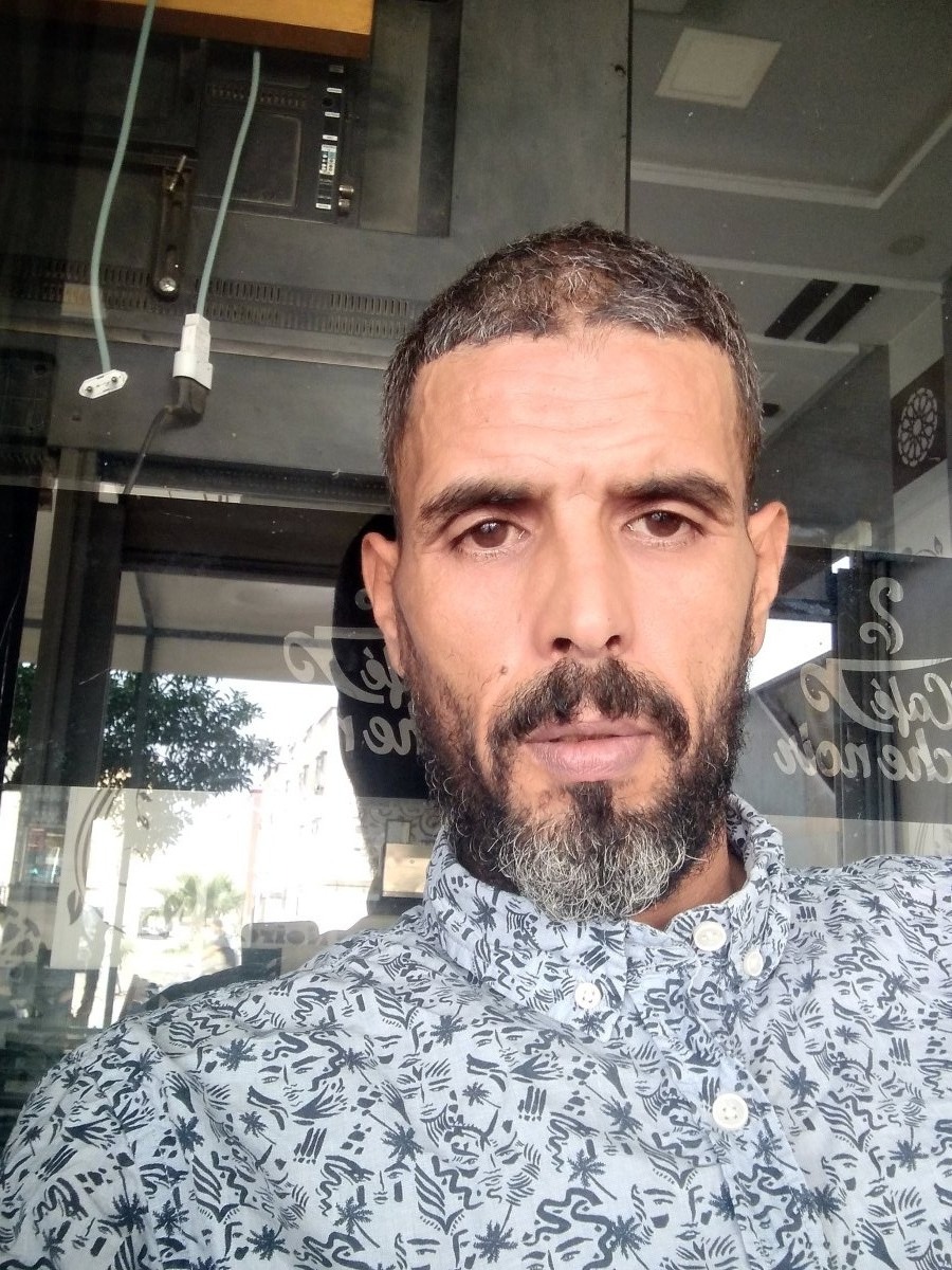 Aziz, 46, モロッコ
