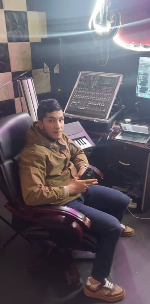 Hmed kh, 24, Emiratos Árabes Unidos