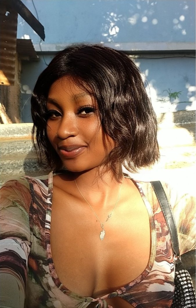 Emelie, 18, Toamasina