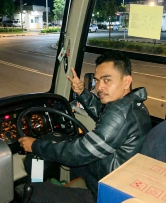 YayatST, 18, Indonesia