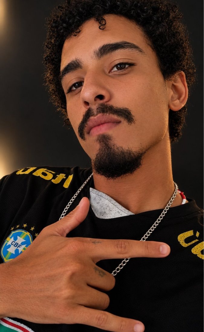 drake, 24, Miracatu