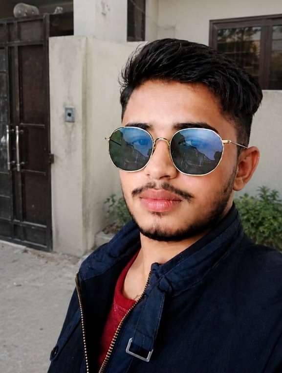 Malik Ali, 21, Laore