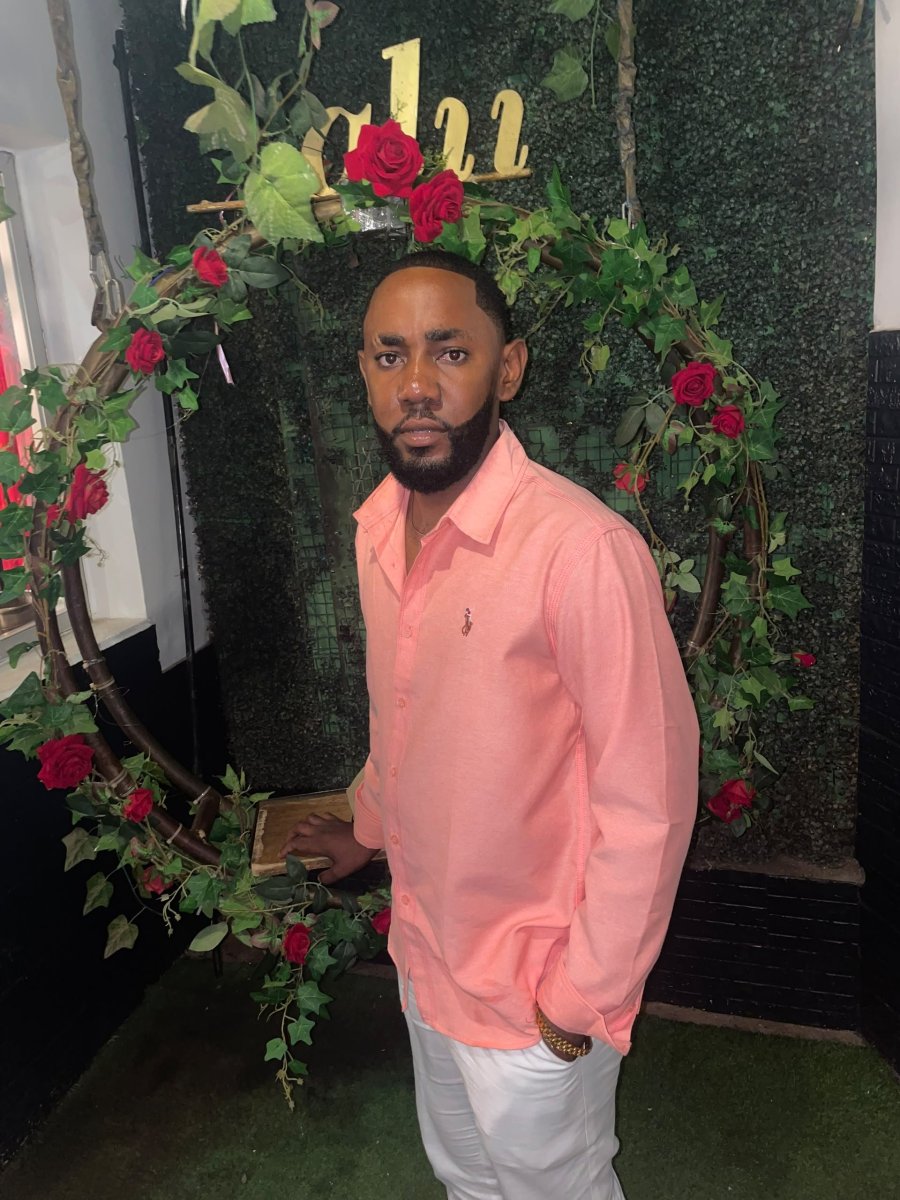 Simon Bell, 26, Yaoundé