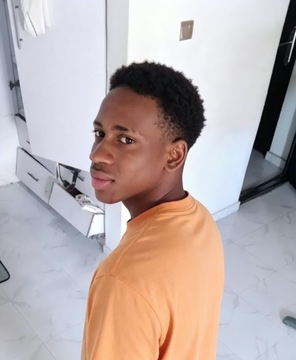 PeterJames, 25, Ihiala