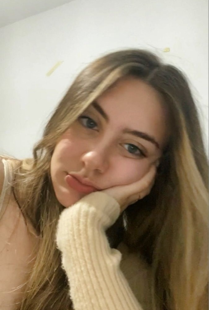 Andrea, 18, Francia