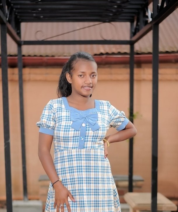 JuliaScott, 24, Madagascar
