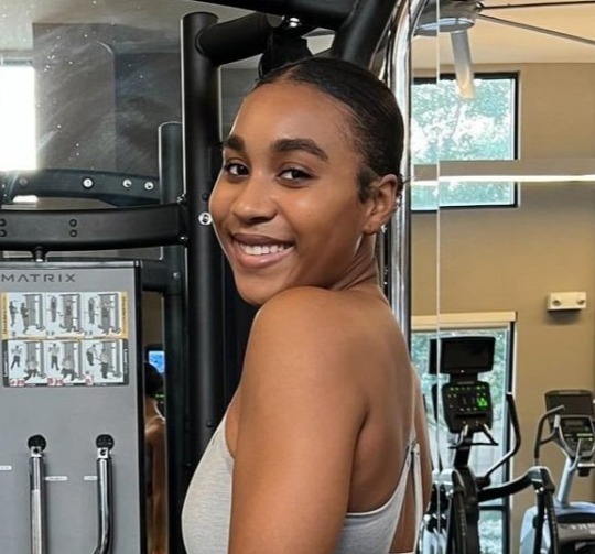 JasmineJ, 27, Water Island