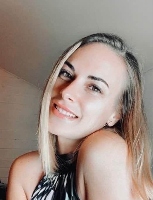 Esthella, 38, Brest