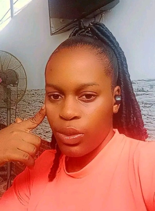PrettyRose, 21, Owerri