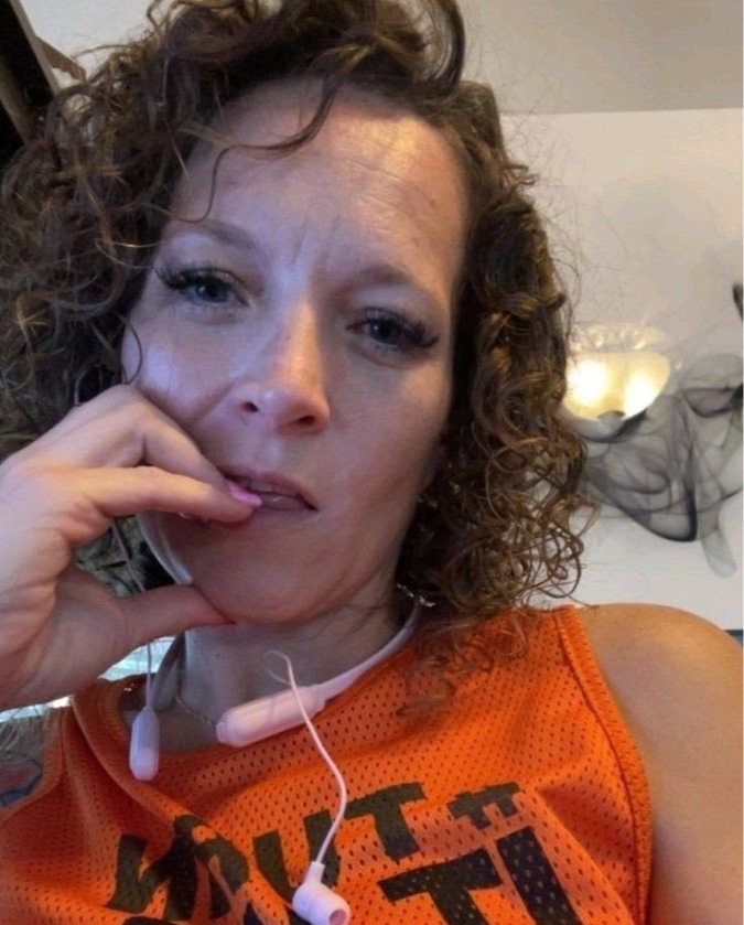 Mia, 40, Dass