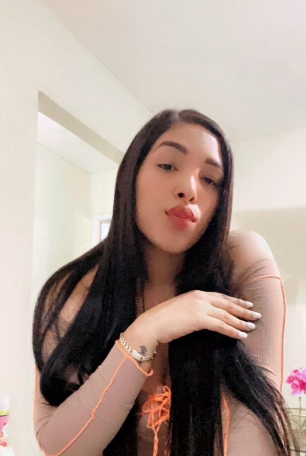 Linda, 26, Santo Domingo