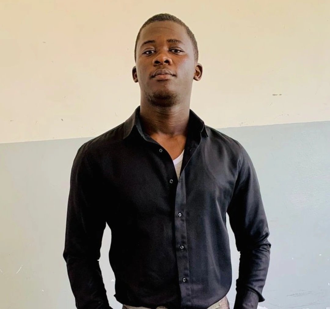 Manuel, 20, Talatona