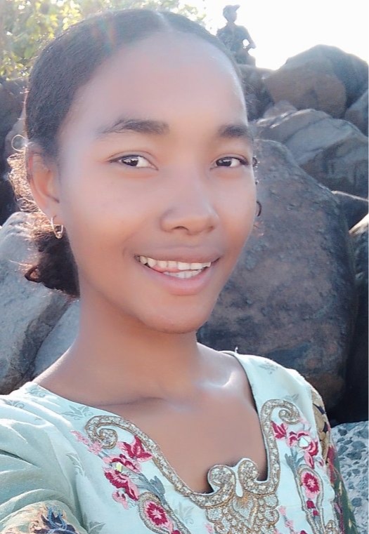 JoelineRavaoarisoa, 20, Toamasina